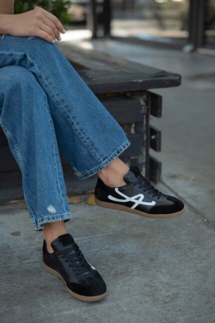 WARDA Black Leather Women's Sneaker