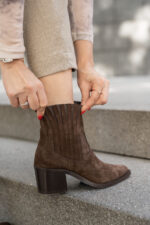 NOISELE Brown Suede Leather Women's Boot - Image 5