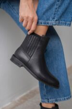 ELARIA Black Leather Women's Boot - Image 3