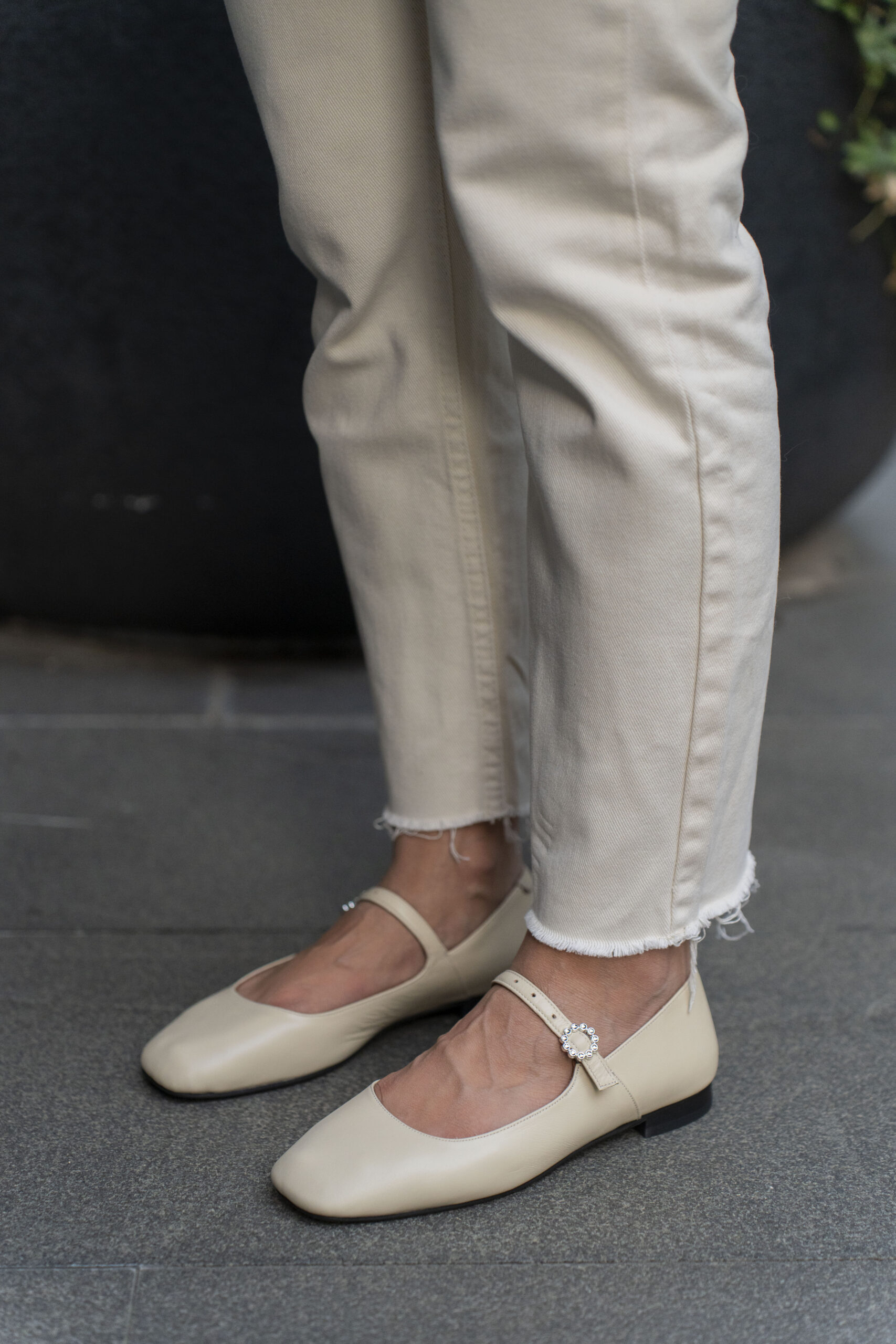 A7401277 ELISE Beige Leather Women's Loafer - Image 1