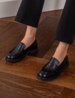 ELDA Black Leather Women's Loafer