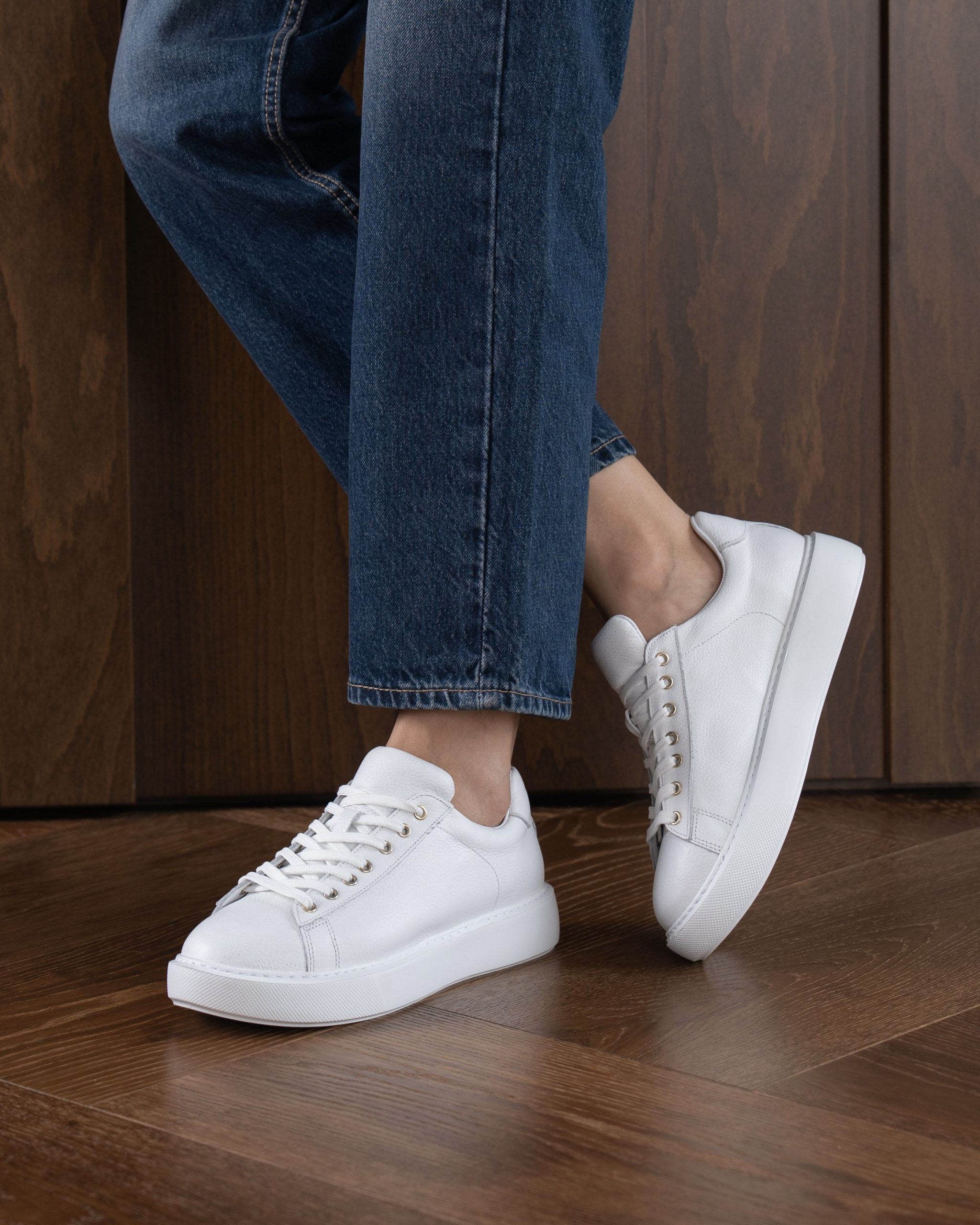 IMG_3124.JPG LUNETTE White Leather Women's Sneaker - Image 1